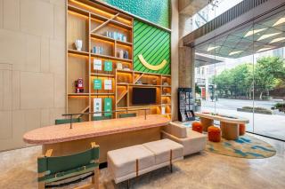 Holiday Inn Shanghai Nanjing Road by IHG - 3