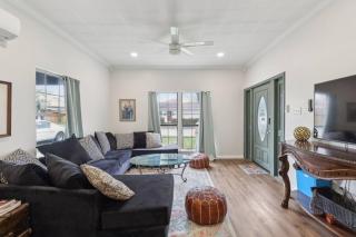 Charming, Cozy, Central & Convenient Home - 7