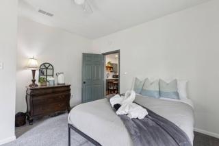 Charming, Cozy, Central & Convenient Home - 6