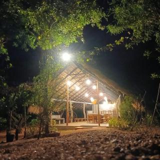 Habarana Chena Hut - Air conditioning Private Cabana with Balcony - 9