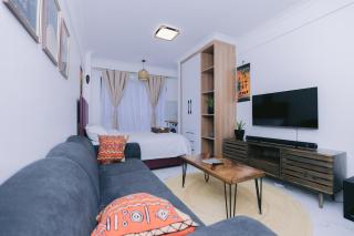 Studio in Kilimani Yaya Centre 2 min Walk to Yaya Centre 5 min to Adlife Plaza 10 min to Junction Mall 15 min to Westlands & Nairobi CBD Fast Wi-Fi Smart TV Fully Equipped Kitchenette Free Parking Security Gym Access Self Checkin - 9