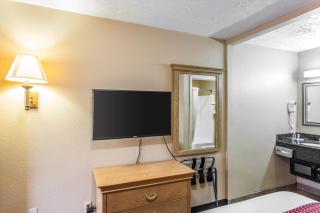 Rodeway Inn Goodlettsville South - 8