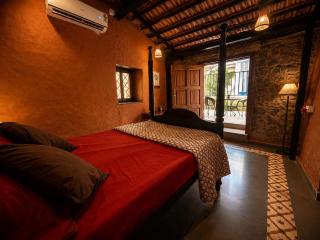 Heritage Mud-house with Private Pool in North Goa - 1