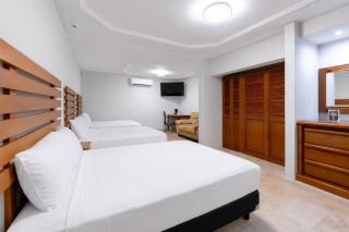 Quality Inn Mazatlan - 1