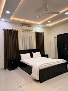 TwoFold Living Spacious Studio Apartment - 6