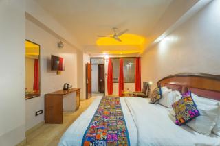 Tripli Hotels M & Resort - 2