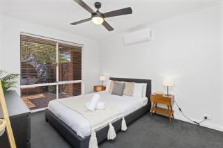 Villa Brisa Marina, 600m to Scarborough Beach! - 5