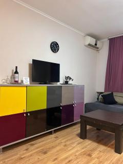 Central Tbilisi Apartment Near Dry Bridge - 8