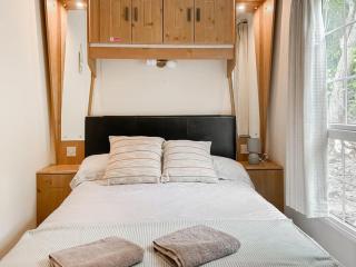 Station House Retreat with private hot tub - 5