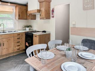 Station House Retreat with private hot tub - 3
