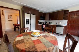 3500sqft Garden View Villa with Fire Pit near Tobyhanna Lake and Kalahari Resort - 3