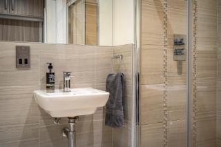 35 Cocoa Suites (parking included!) - 8