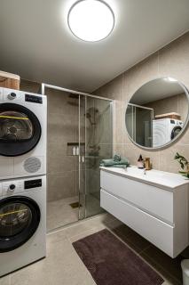 Mountain View Apartment, Free Parking, Hiking Nearby - 5