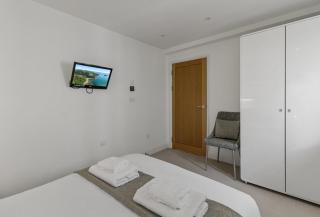 Harbour Lights Apartment - 5