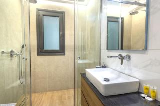 Three Bridges Urban Suite 57 - 1