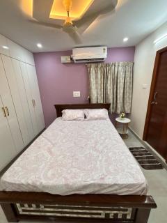 Glaxio Homestay, New Spacious 2BHK apartments in Tirupati Near Railway Station with fully equipped kitchen, AC bedrooms, 24 hours water, caretaker service, and ample space for Car Parking & ideal for Families and Pilgrims - 8