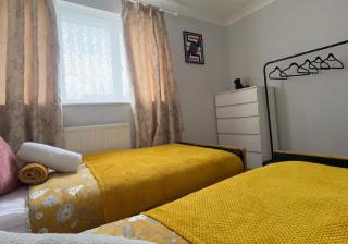 Comfortable 3BR Home Perfect for Work and Family - 4