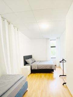 Cozy 3BR Apartment, 6 Minutes to the Train Station for Short & Long stay - 9