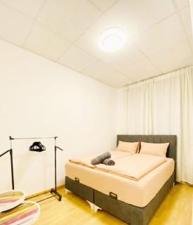 Quiet Neighborhood - Comfortable 3-Bedroom Apartment - 1