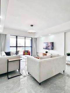 The comfort executive loft three bedroom apartment with amazing breathtaking city views , swimming pool ,gym ,private ample parking space with designated child playground area - 9