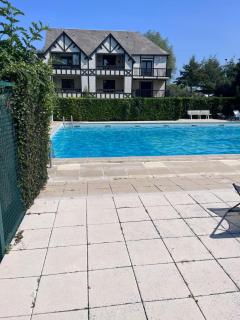 Cottage cosy avec jardin, piscine et parking - 8