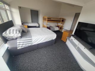 Oakwood Airport Accommodation - 8