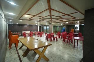 Hotel Sapphire Inn - 9