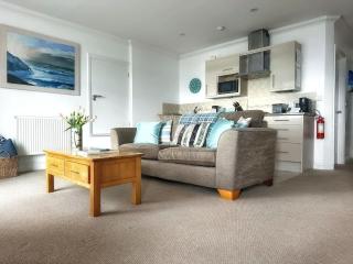 Low Tide-Private Parking-Beach View-Two Bedroom - 2