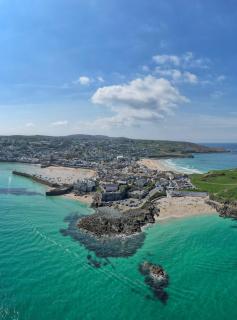 Low Tide-Private Parking-Beach View-Two Bedroom - 1
