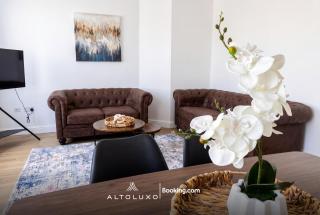 Orchid 2 Luxury 3BR House By AltoLuxo Short Lets & Serviced Accommodation With Free WiFi & Parking - 3