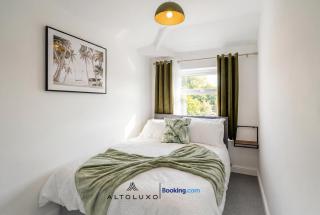 Orchid 2 Luxury 3BR House By AltoLuxo Short Lets & Serviced Accommodation With Free WiFi & Parking - 8