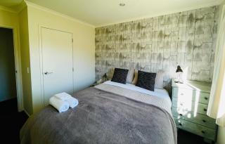 Alpine Room at our Home - Arthurs Point Queenstown - 3