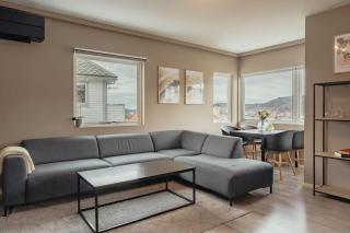 Corner apartment for 6 guests with a view & balcony - 0