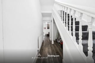 The Belle Spacious 6 Bedroom By AltoLuxo Short Lets & Serviced Accommodation With Free WiFi & Parking - 5