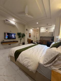 De Elevè 07'- Designer 1 Bed Luxury Apartment - 3