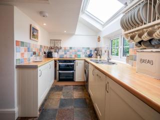 Hideaway Cottage Thatched Devon Retreat - 5