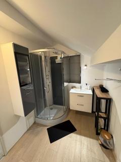 Modern 3-star villa, 3 bedrooms, private parking - 8
