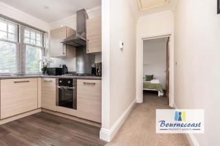 TREES by BOURNECOAST - A Spacious First Floor Holiday Apartment in Talbot Woods -10696 - 3
