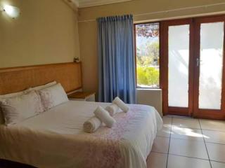 Khoi And San Guesthouse - 5