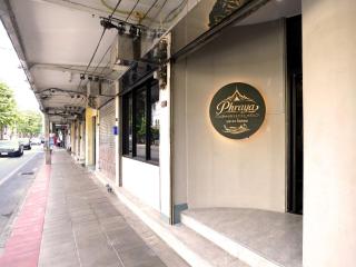 Phraya Hostel - 9
