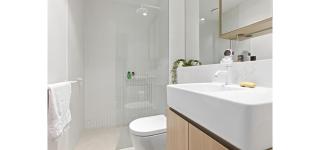 Sky High Southbank 1BR with Pool & Gym - 8