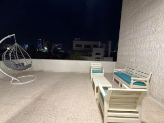 301 JRE 2Bedr rooftop with beautiful view - 5