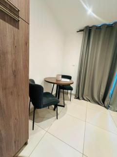 Aura Bantree Executive Suite - 2