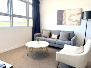 Chatswood Executive Suites - 3 Beds, 2 Baths with Parking - 7
