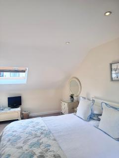 Broadlands View - 8