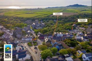 Heart of St Davids Cottage with Parking - Pet Friendly - 7
