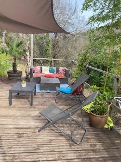Studio Bas de villa avec grande terrasse - 0