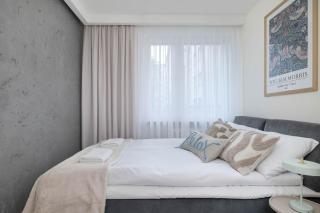 Klimatyzowany Apartament z Balkonem Blisko Centrum Krakowa by Noclegi Renters - 2