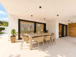 Villa Palma - Luxury Pool Villa with Sauna and Gym - 2