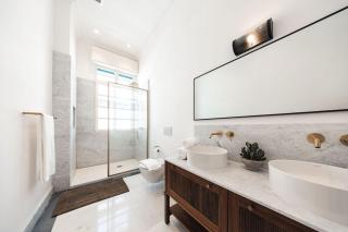 Elegant Designer 2BR Apt in Balluta Building - 6